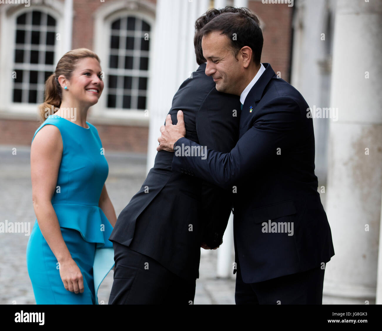 Dublin, Ireland. 4trh Jul, 2017. Canadian Prime Minister Justin Trudeau and his wife Sophie Gregoire Trudeau are greeted by An Taoiseach (Prime Minister) Leo Varadkar TD as they arrive at Dublin Castle for the Official Dinner. The Prime Minister of Canada Justin Trudeau is on an official visit to Ireland. Credit: RollingNews.ie/Alamy Live News Stock Photo