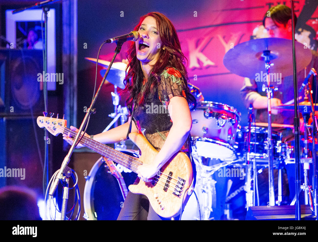 Danielle nicole hi-res stock photography and images - Alamy