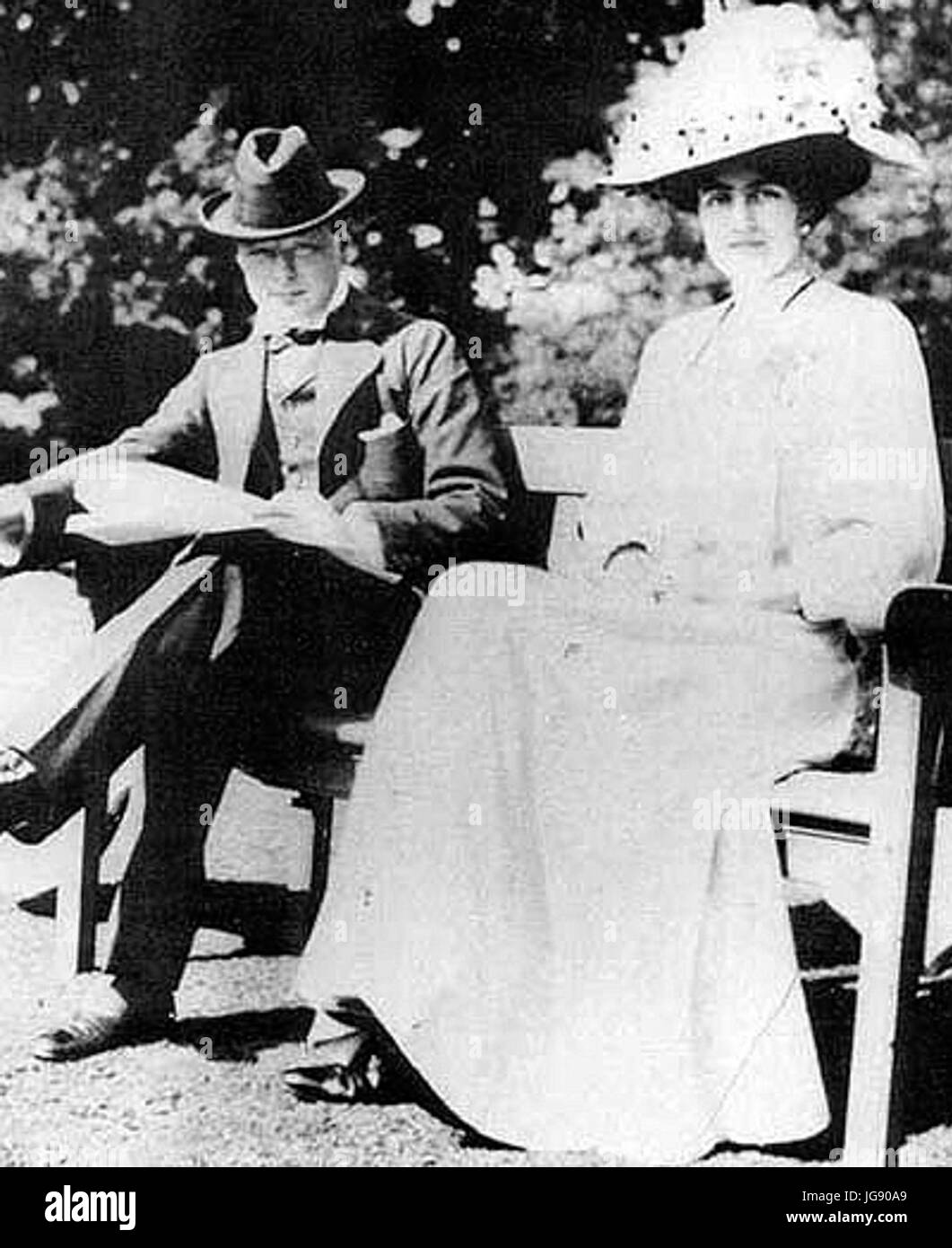 Winston Churchill 281874-196529 with fiancée Clementine Hozier 281885-197729 shortly before their marriage in 1908 Stock Photo