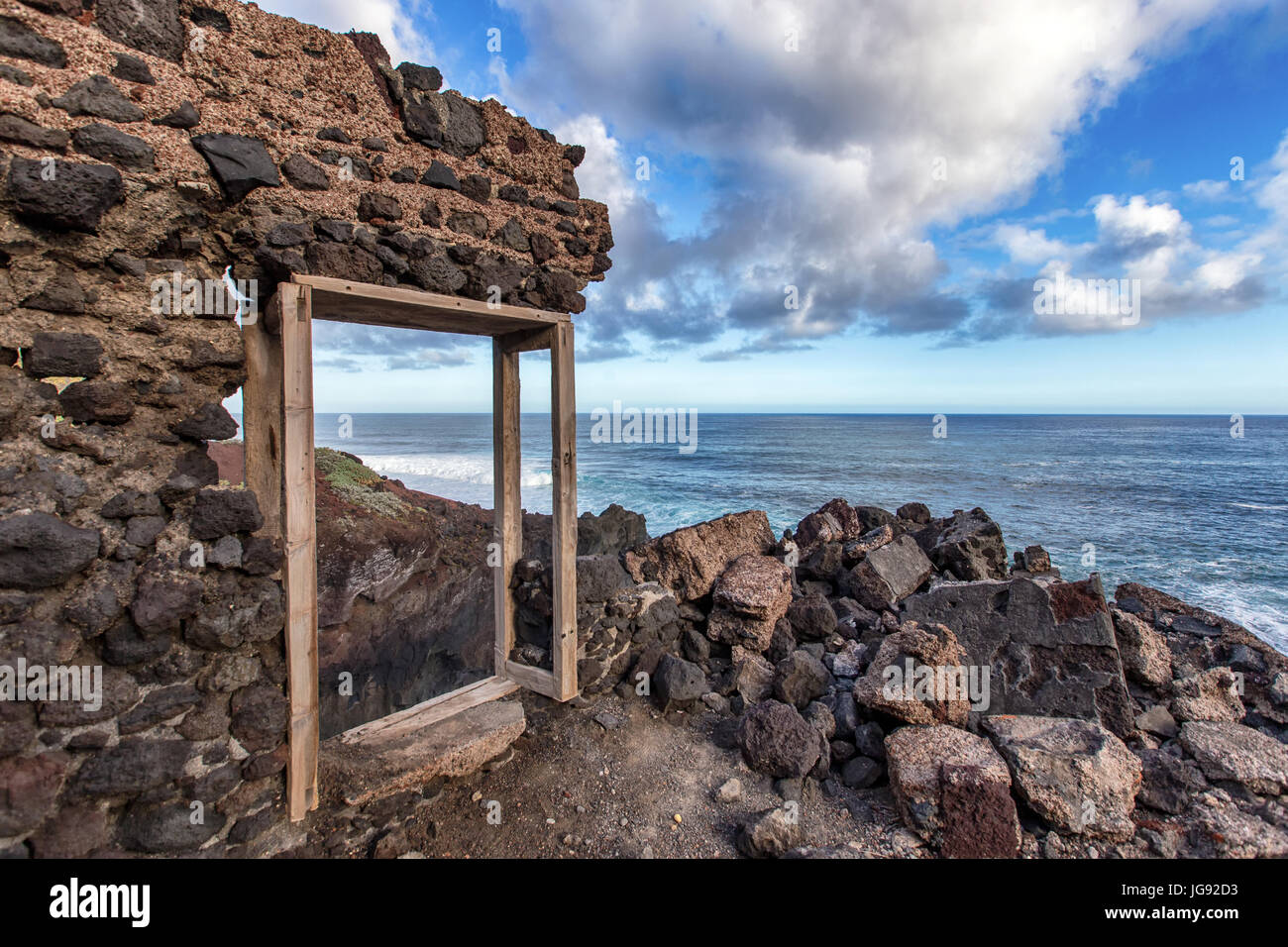 Harbor structure hi-res stock photography and images - Alamy