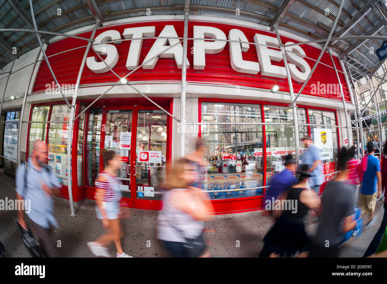 Staples store in new york hires stock photography and images Alamy