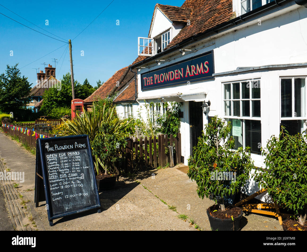 The Plowden Arms Pub, Shiplake, Henley-on-Thames, Oxfordshire, England Stock Photo