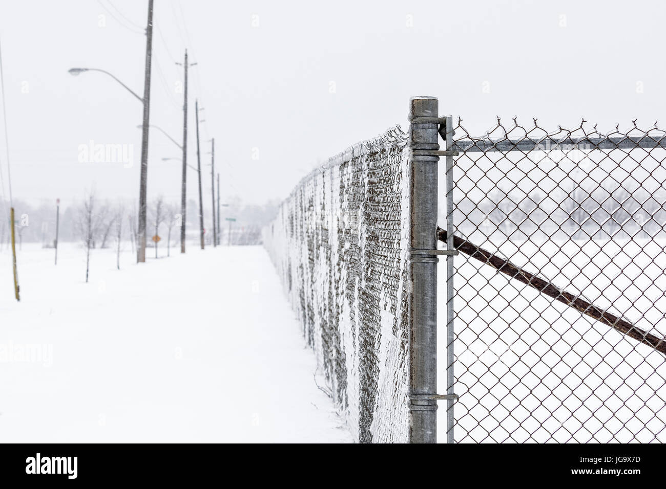 Chain link fence hires stock photography and images Alamy
