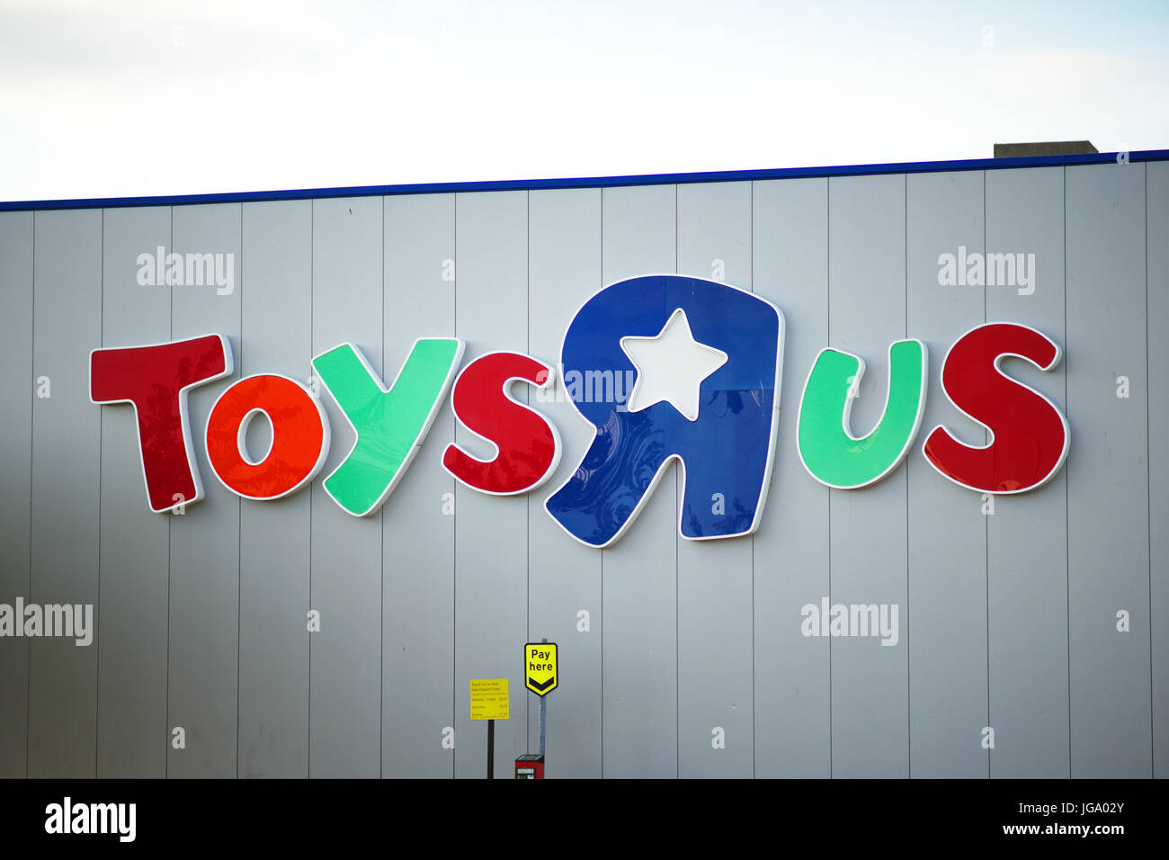 Toys r us logo hires stock photography and images Alamy