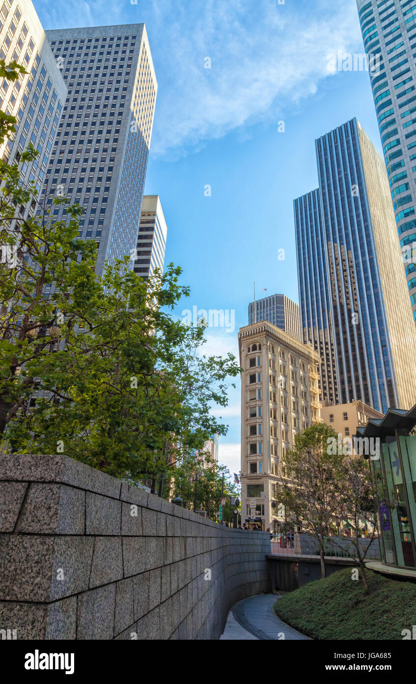 View of the high rises in downtown San Francisco, CA, USA Stock Photo ...