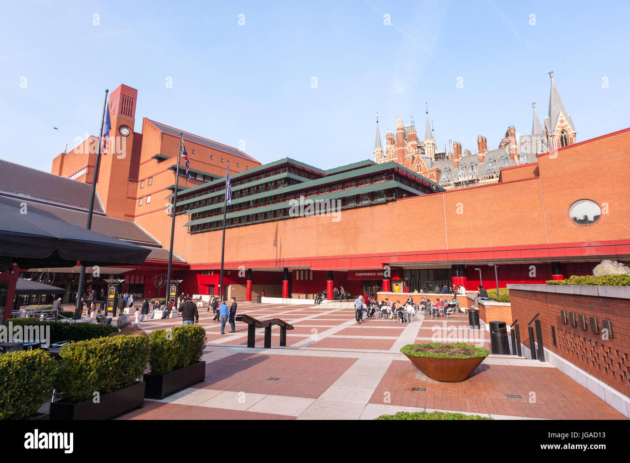 Outside the british library hi-res stock photography and images - Alamy
