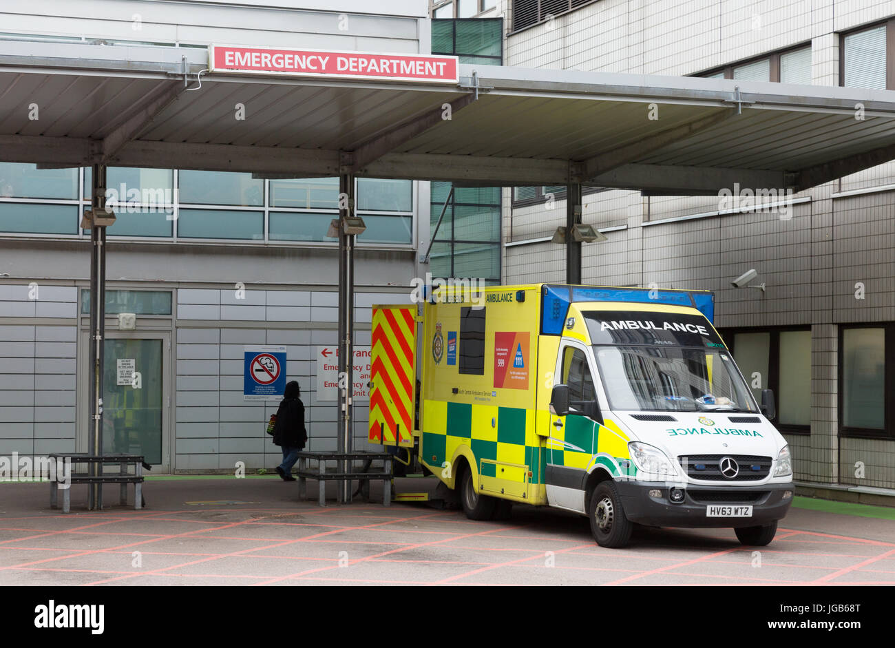 Emergency ambulance at the A&E department, John Radcliffe Hospital ...