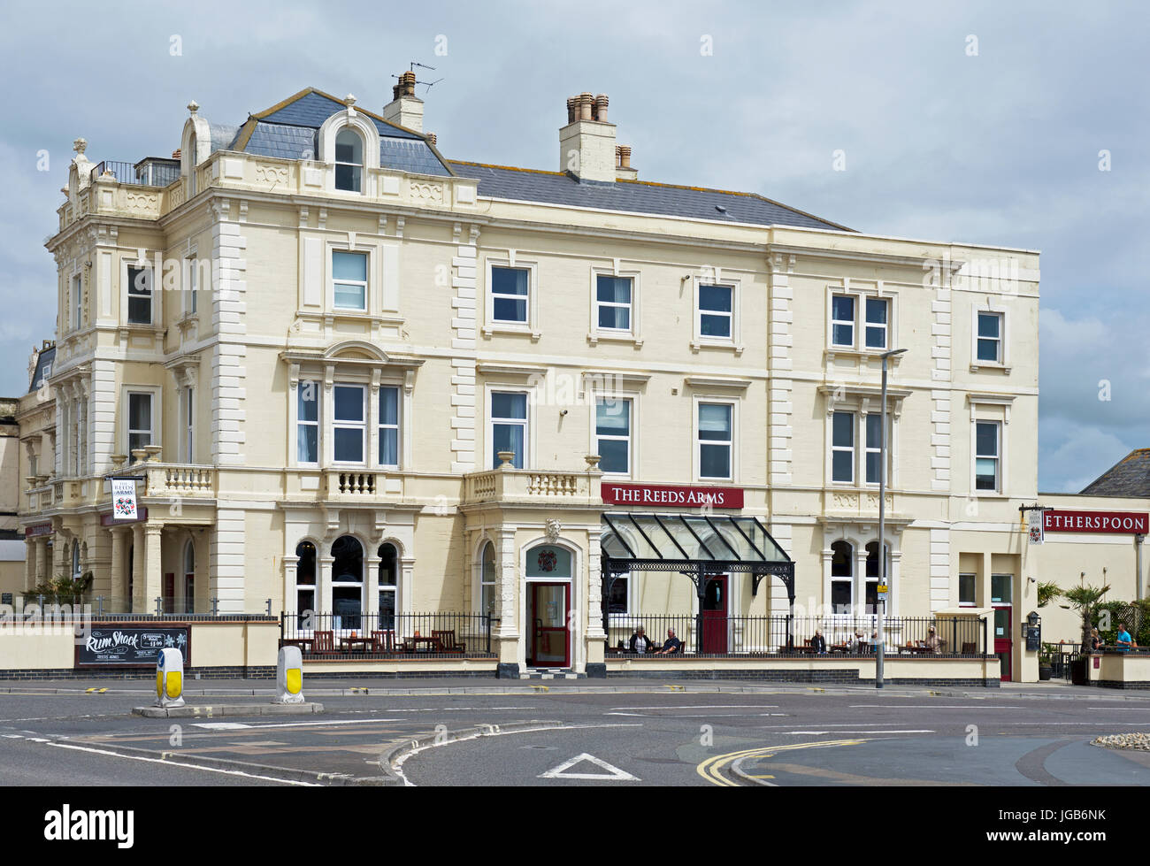 The Reed's Arms, a Wetherspoon pub, Burnham-on-Sea, Somerset, England UK Stock Photo