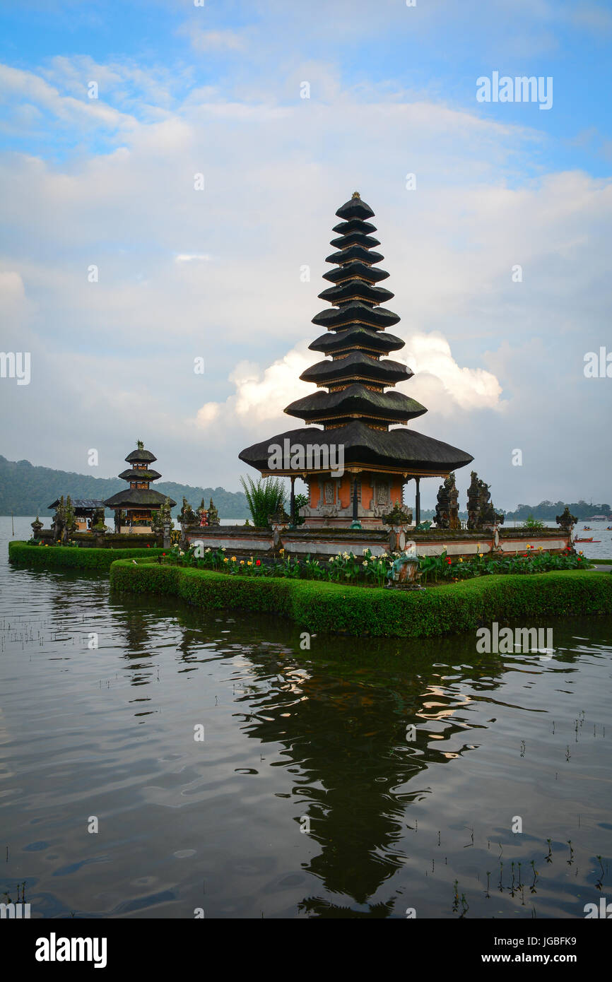 Dewi danu hires stock photography and images Alamy