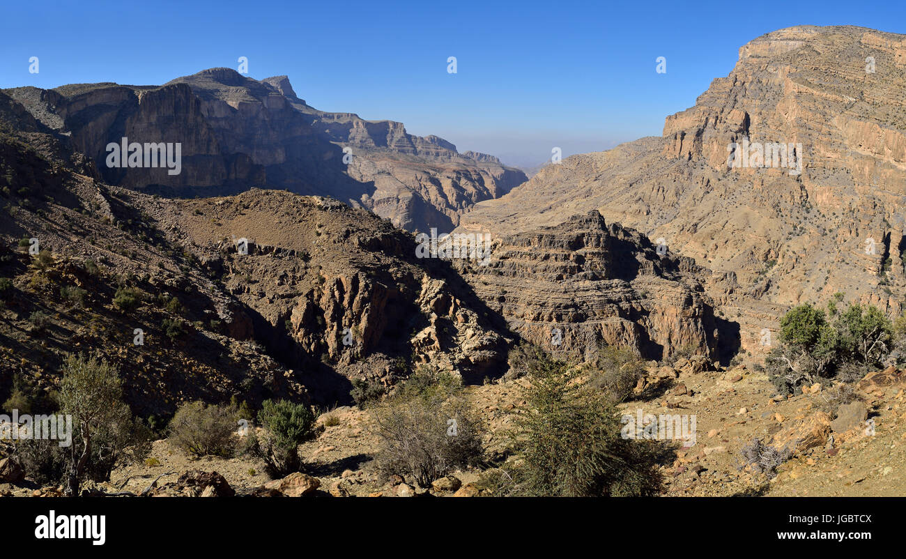 Wadi An Nakhur gorge towards Jabal Shams, Al Hajar al Gharbi mountains, Dakhiliyah, Oman Stock Photo