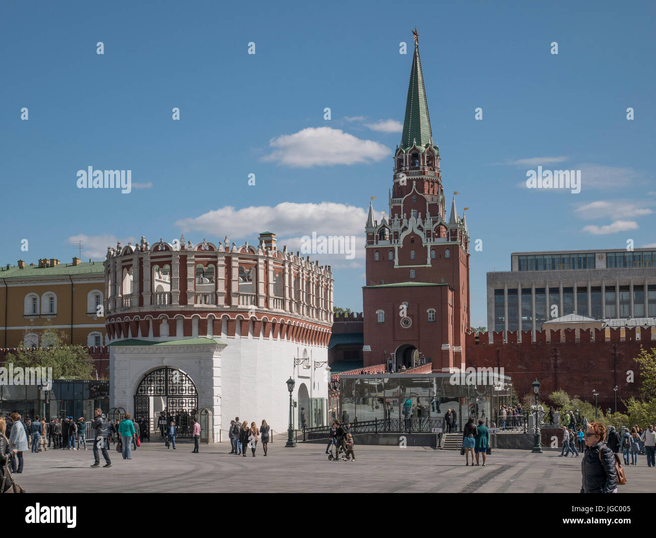 Trinity Tower built in 1495. Kutafya tower built in 1516 to defend the bridges to the Kremlin in Moscow Stock Photo