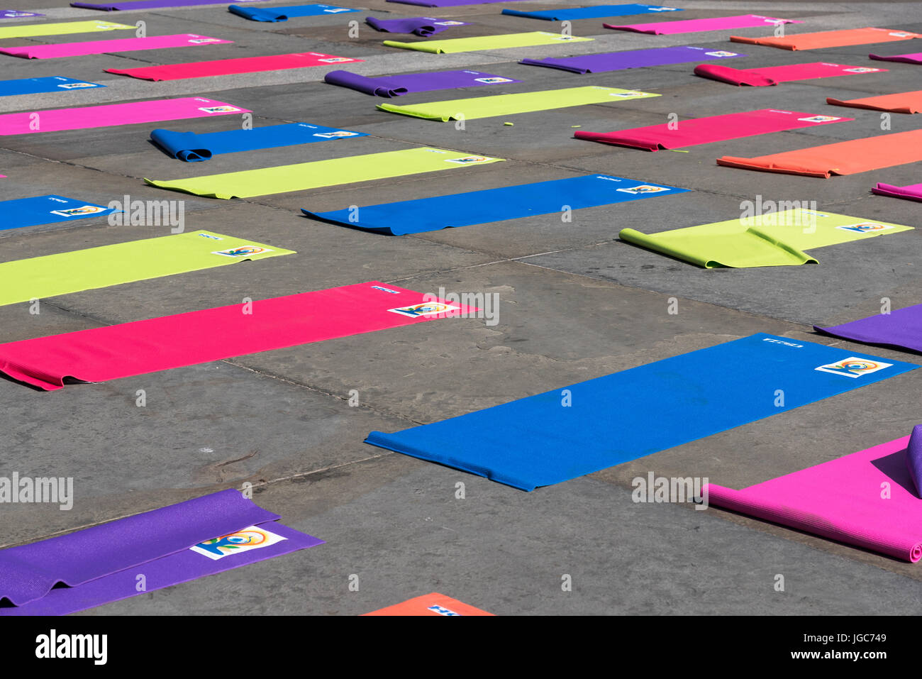 Yoga mats in Trafalgar Square, London on The International Day of Yoga, 2017 Stock Photo