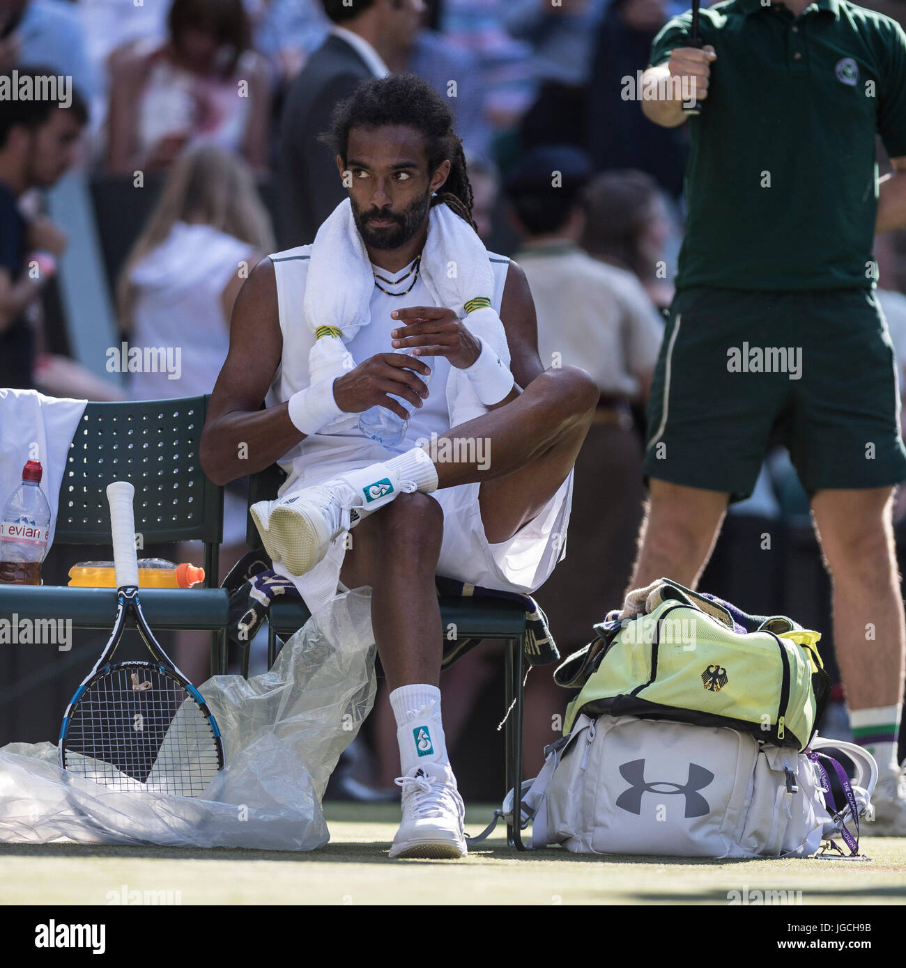 Dustin brown action photos hi-res stock photography and images - Alamy
