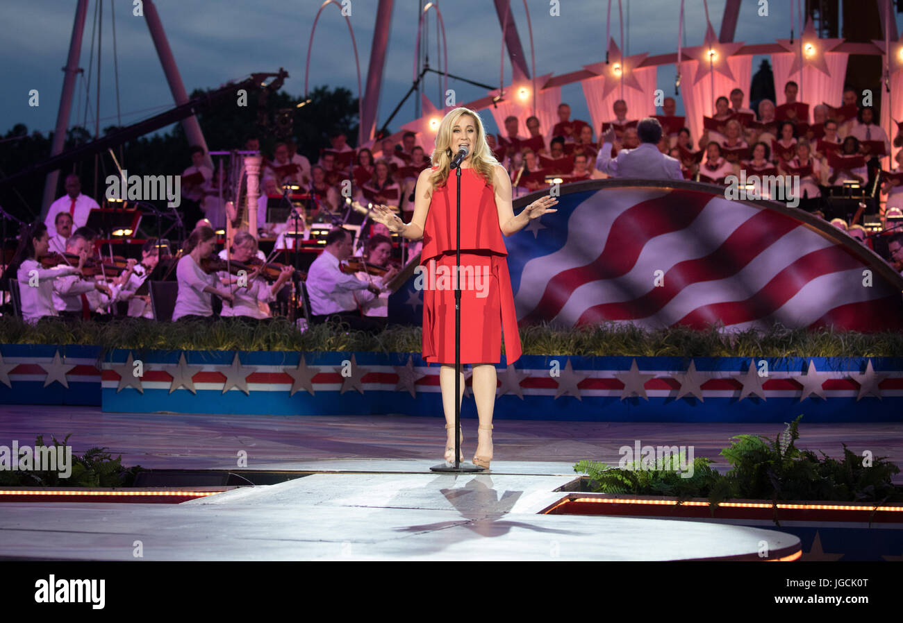 kellie pickler fourth of july