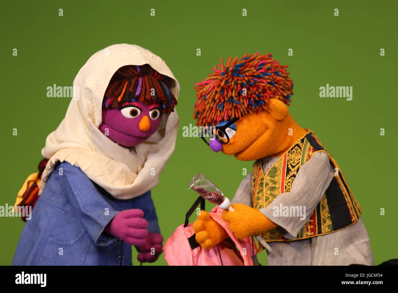 Kabul, Afghanistan. 2nd July, 2017. HANDOUT - Sirak, the new boy in the Afghani Sesame Street, photographed at his first appearance in the show 'Bache Simsim', the Afghani name of the Sesame Street, in Kabul, Afghanistan, 2 July 2017. Next to the confident character Sari, Sirak is the second local figure in the children's TV show in Afghanistan. Sirak is the small brother of Sari. Photo: Lapis Sesame Workshop/dpa/Alamy Live News Stock Photo