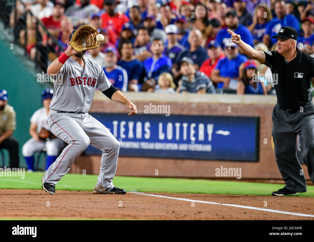 July 5th 2017boston Red Sox First Baseman Mitch Moreland 18 Gets A Chopper Hit To Him For