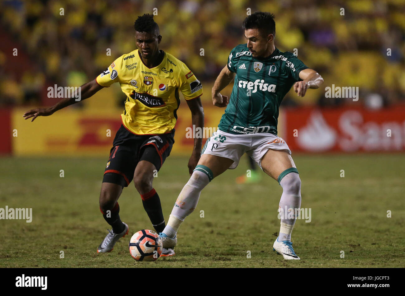 Guayaquil, Equador. 05th July, 2017. SE Palmeiras&#39;s Wan win will play with Barcelona SC&#39;s Jose Ayovi during a qualifying round tie at the Estadio Monumental Isidro Romero Carbo. Credit: Cesar Greco/FotoArena/Alamy Live News Stock Photo