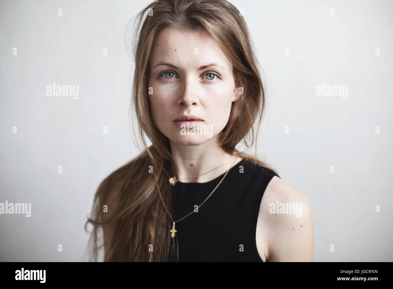 Woman with beautiful long hair hi-res stock photography and images - Alamy