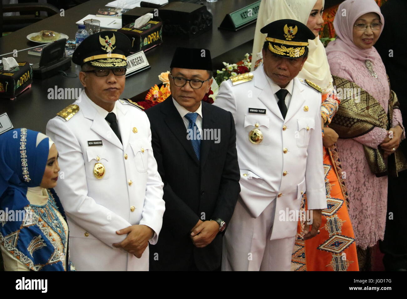 The Minister Of Home Affairs Of Indonesia Tjahjo Kumolo Inaugurated The Governor And Deputy Governor Of Aceh For The Period Of 2017 2022 Irwandi Yusuf And Nova Iriansyah At The House Of Representatives<script async src=