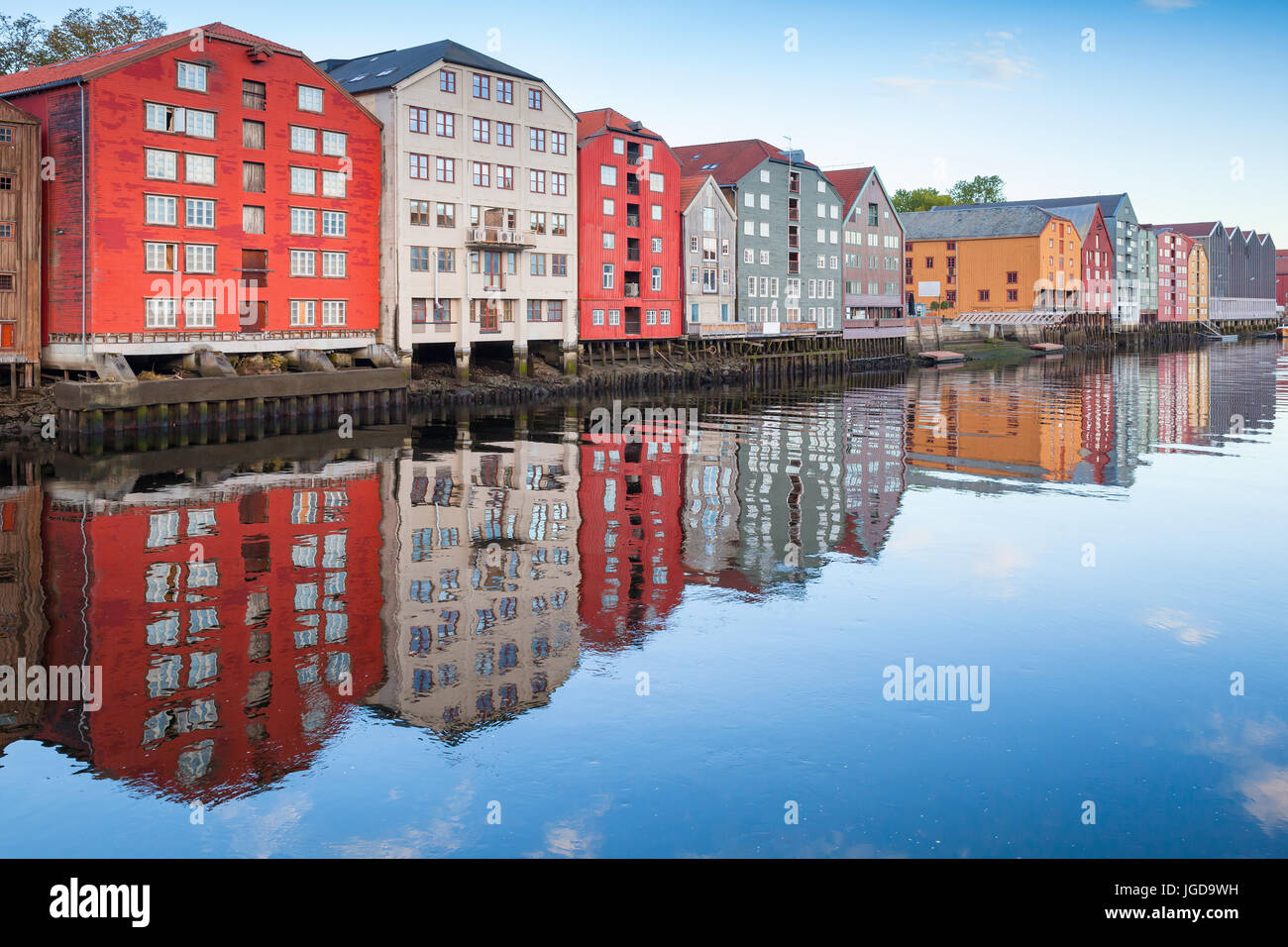 Norway row houses hi res stock photography and images Alamy