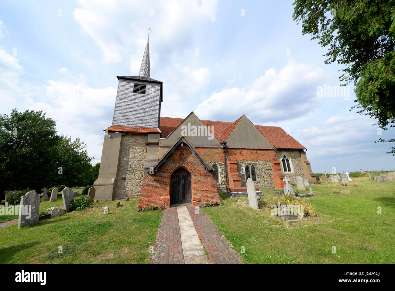 St. Laurence and All Saints Church in Eastwood, Southend, Essex, UK. Next to London Southend Airport Stock Photo