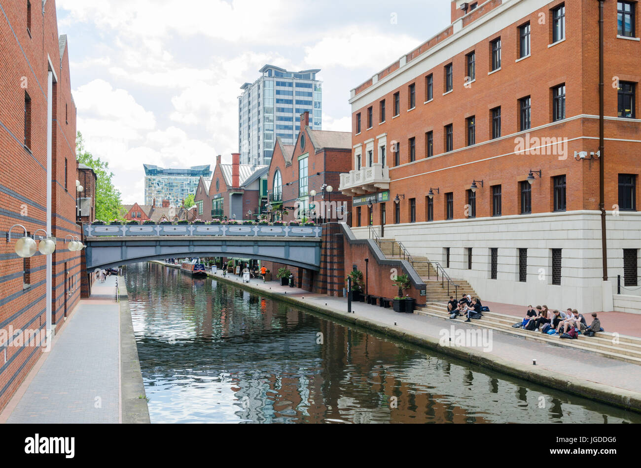 The canal running through Birmingham at Brindley Place Stock Photo