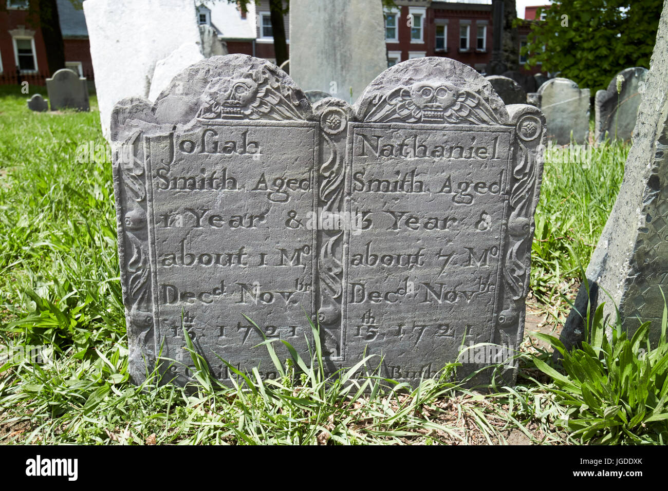 double grave gravestones for two young children josiah and nathaniel smith who died in 1721 in copps hill burying ground Boston USA Stock Photo
