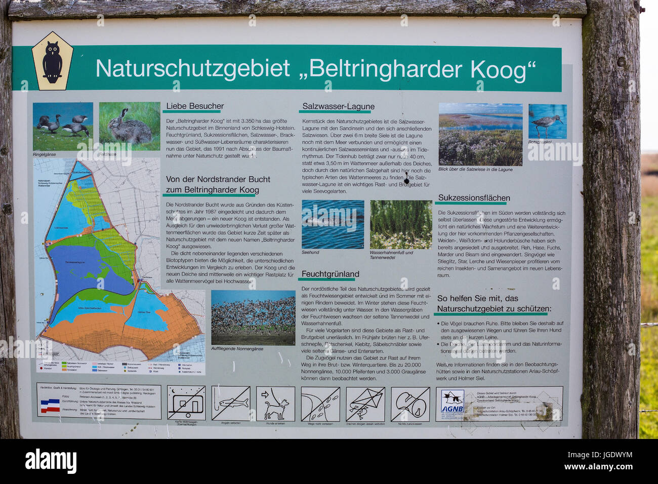Tip board nature reserve Beltringharder of Koog, Hinweistafel Naturschutzgebiet Beltringharder Koog Stock Photo