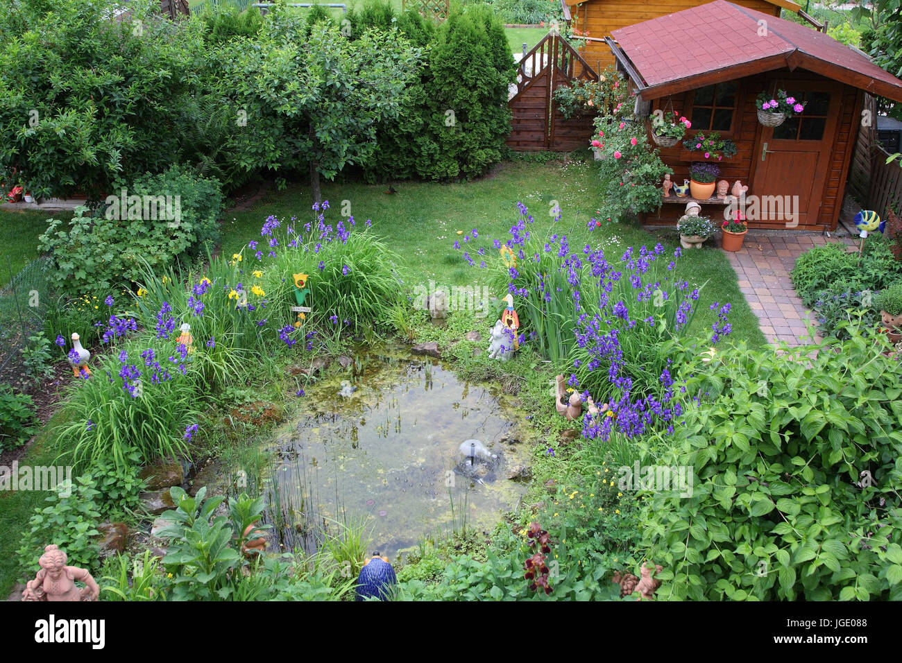 Garden with pond and summer house, Garten mit Teich und Gartenhaus