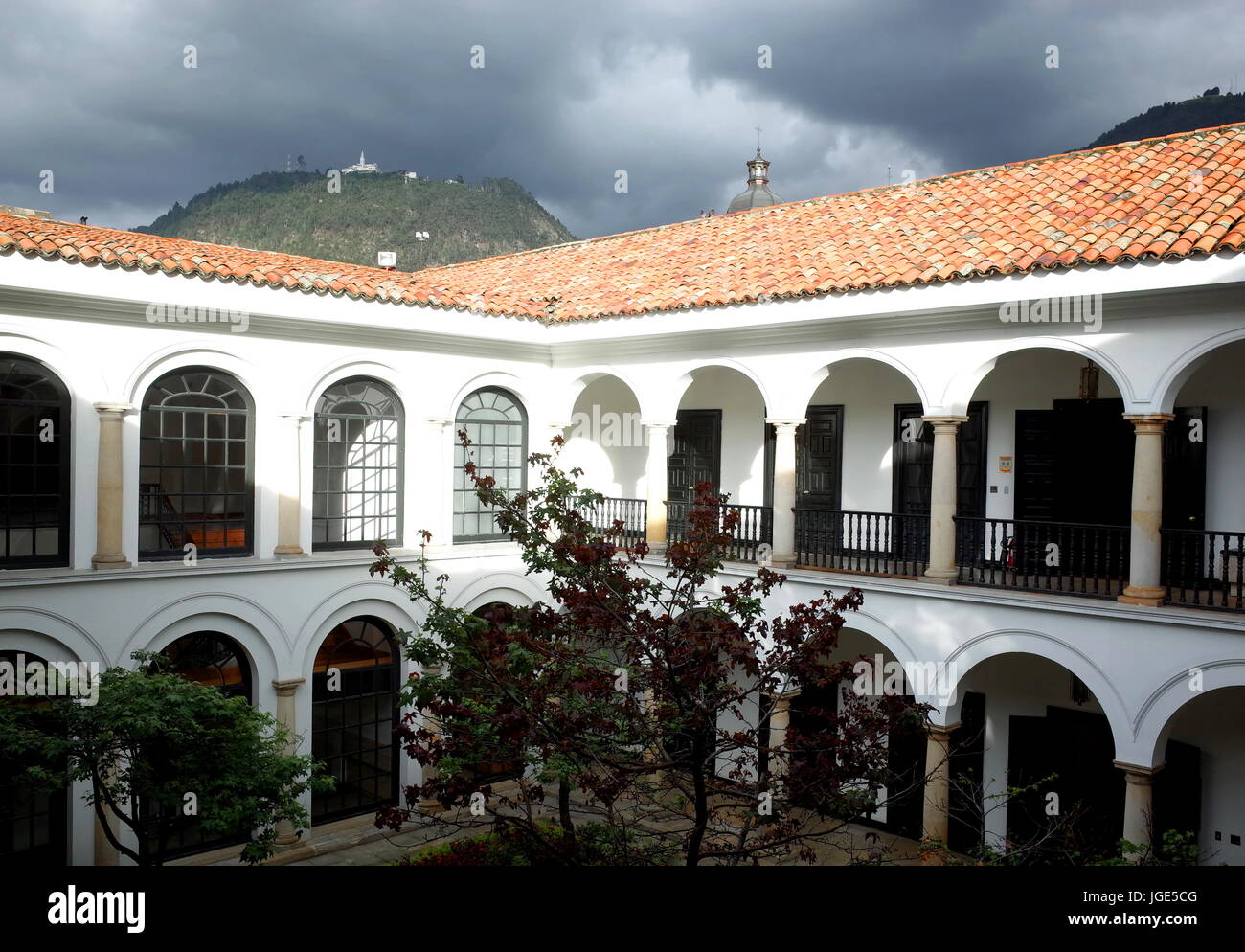 The courtyard of the Banco de la Republica Art museum with Monserrate in the background, Bogota, Colombia Stock Photo