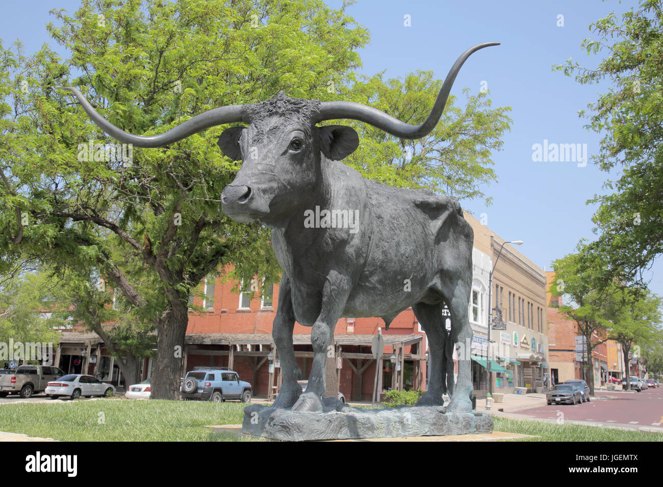 statue of the bull El Capitan in dodge city kansas usa Stock Photo Alamy