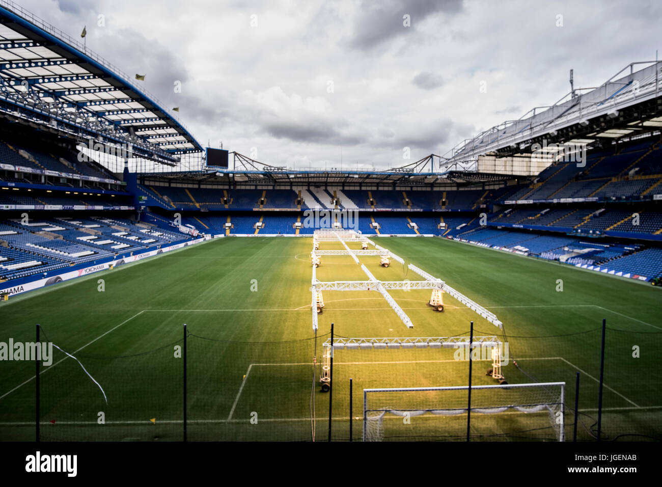 Stamford bridge hi-res stock photography and images - Alamy