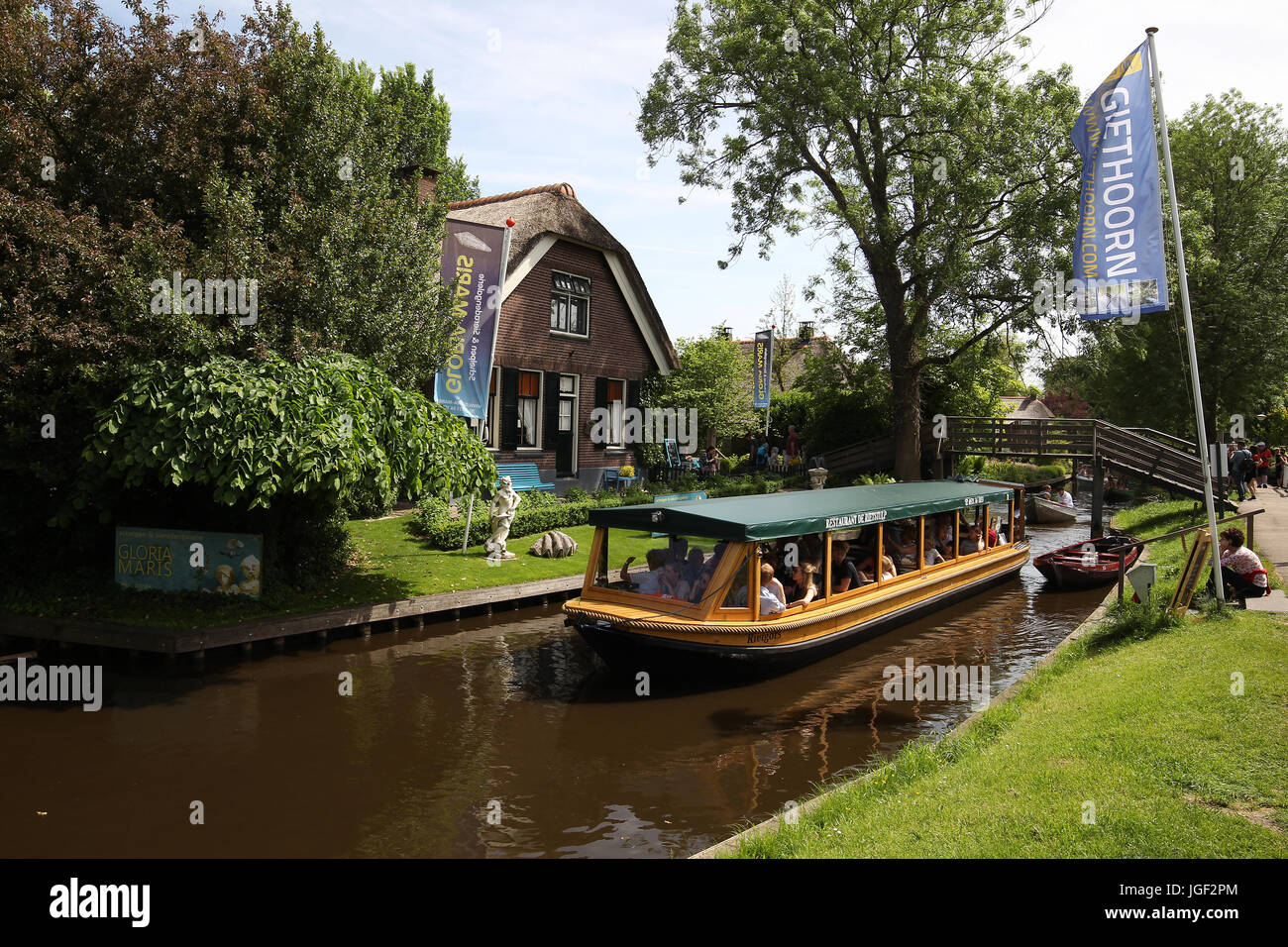 Giethoorn, the Netherlands is known for canals and thatched roof houses.  Province of Overijssel. Stock Photo
