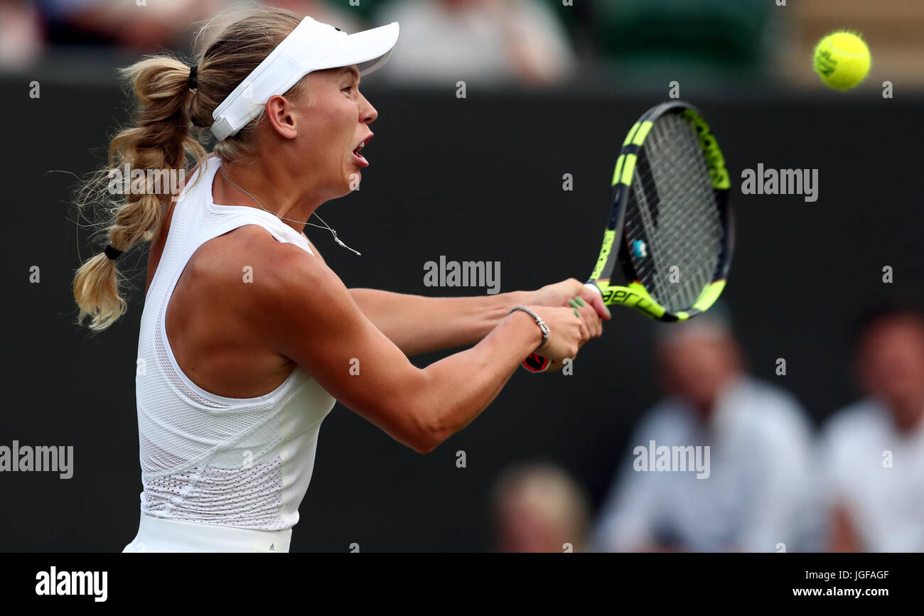 Caroline Wozniacki in action against Tsvetana Pironkova on day four of
