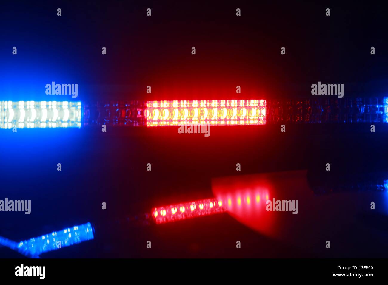 Red and blue flashing lights hires stock photography and images Alamy