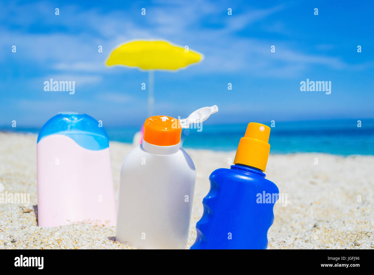 Suntan lotion bottles hi res stock photography and images Alamy Suntan lotion bottles hi res stock photography and images Alamy