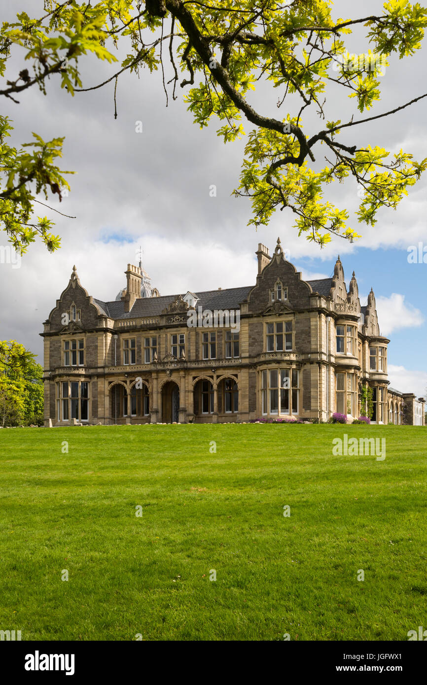 Jacobean frontage hires stock photography and images Alamy