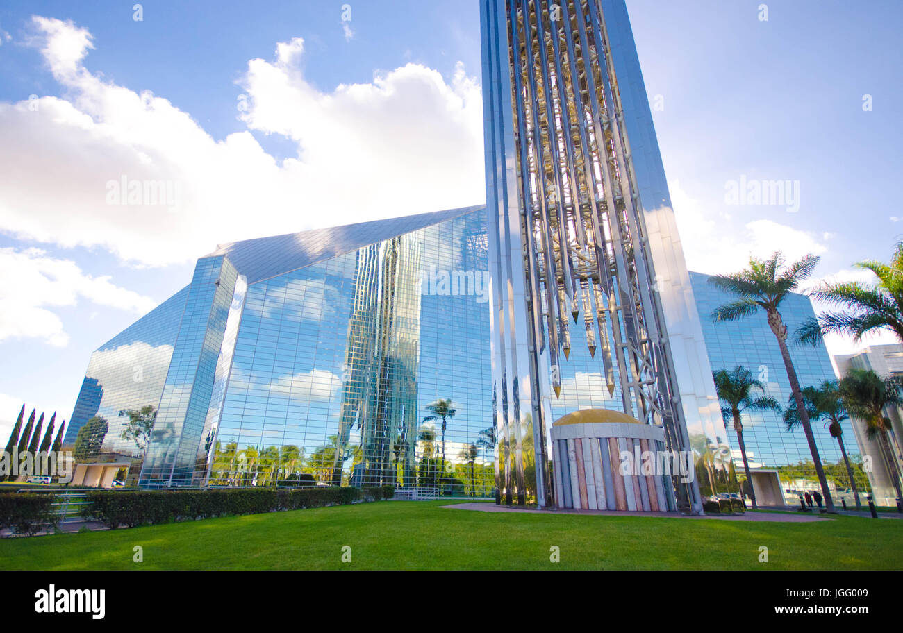 Crystal cathedral hires stock photography and images Alamy