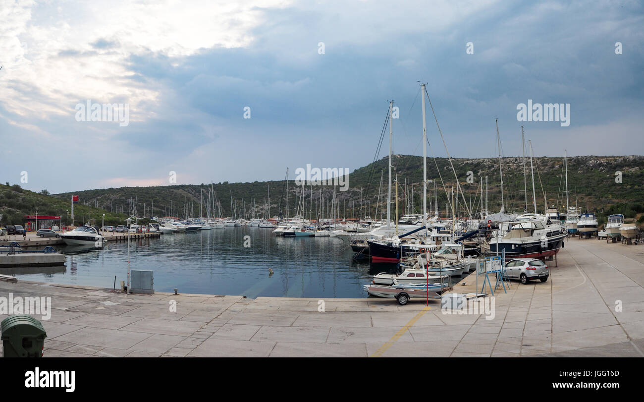 Kremik hires stock photography and images Alamy