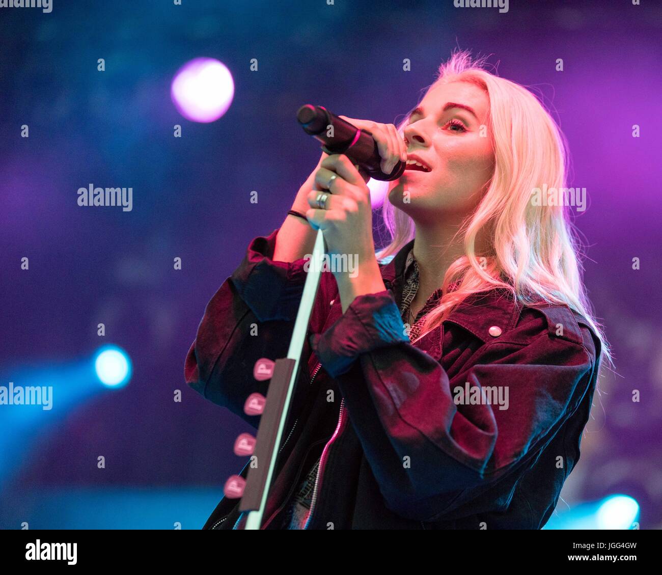 Lyndsey gunnulfsen hi-res stock photography and images - Alamy