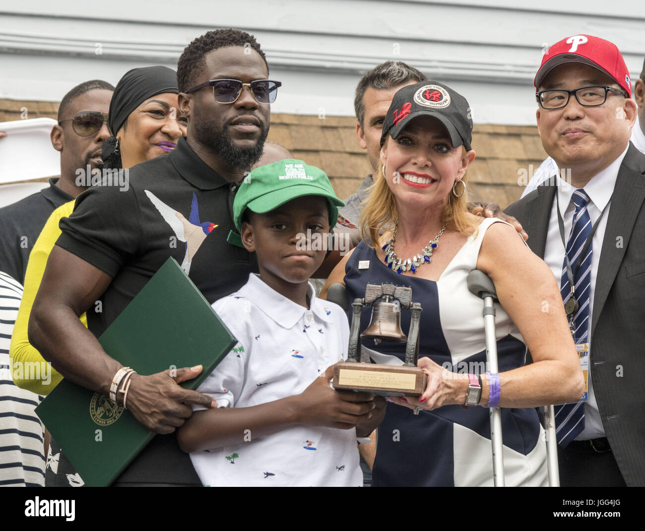 Philadelphia, Pennsylvania, USA. 6th July, 2017. KEVIN HART, comedian,  author, and actor, is present with a Liberty Bell from Philadelphia City  Representative, SHEILA HESS, at the Kevin Hart Day celebration. The City