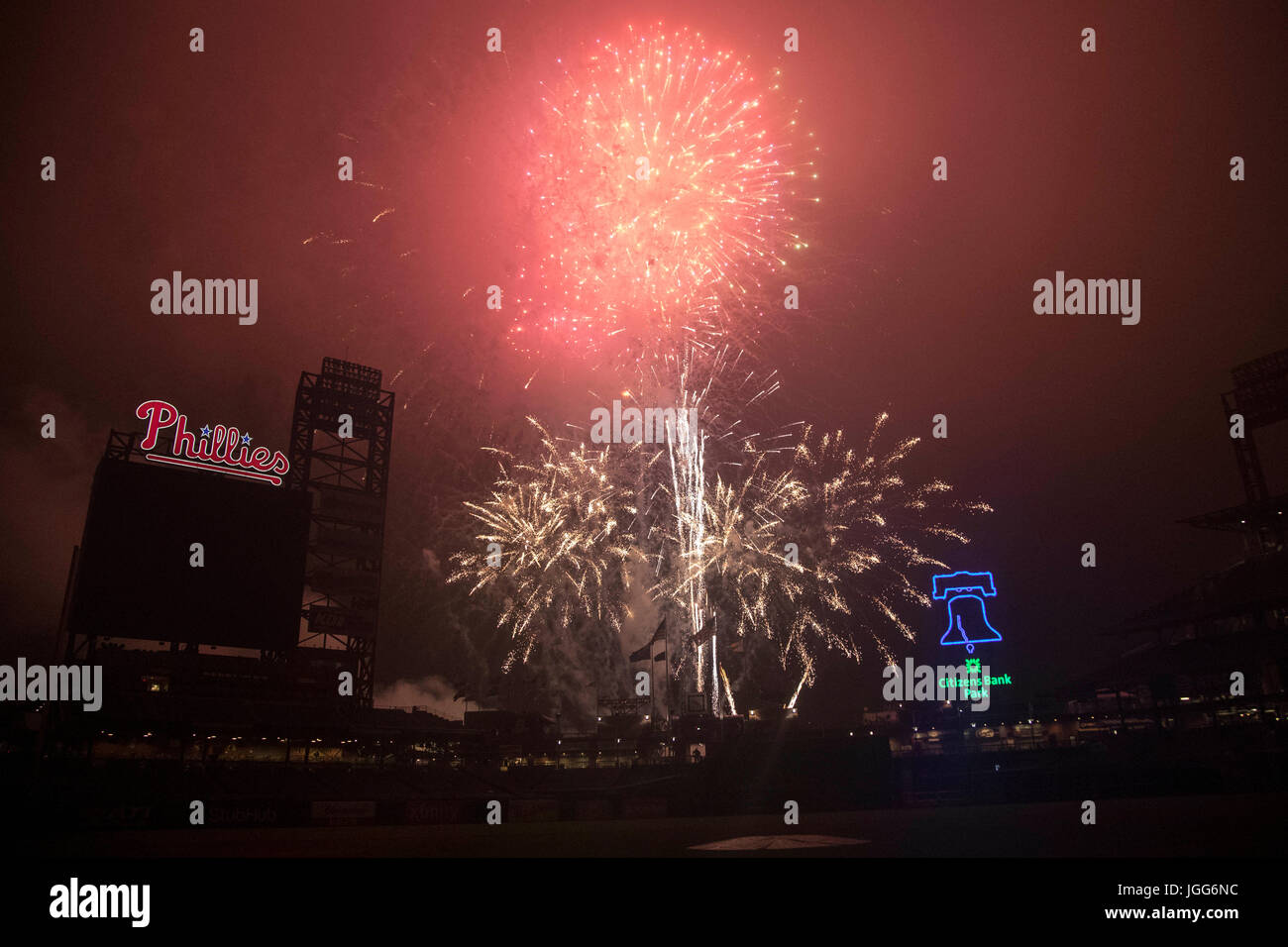 Philadelphia Fireworks High Resolution Stock Photography and Images Alamy