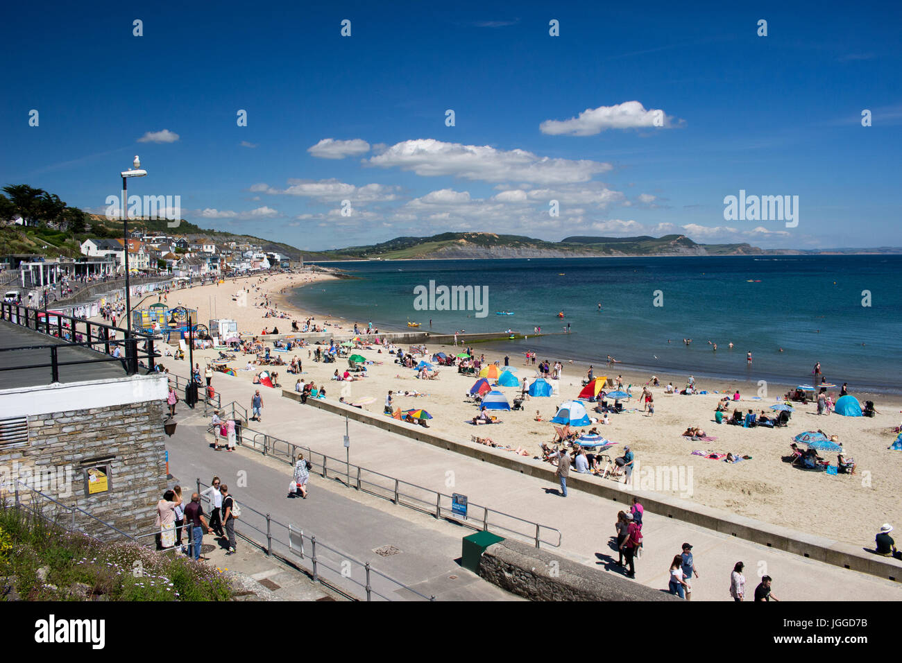 Lyme regis sandy beach hi-res stock photography and images - Alamy
