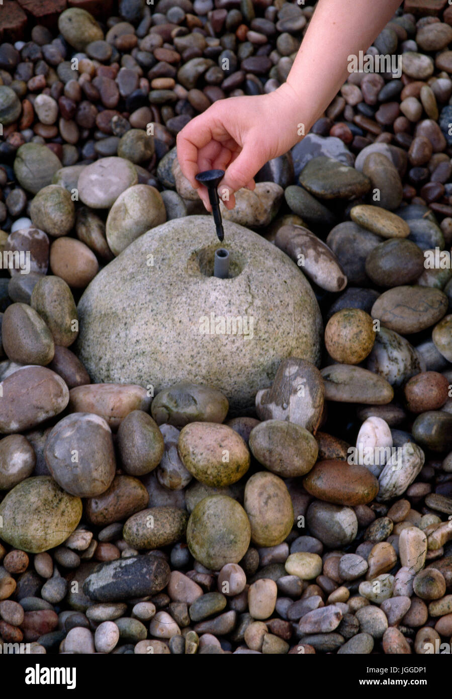 Bubble fountain garden stone hi-res stock photography and images - Alamy