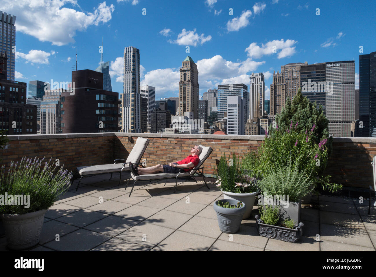 High rise roof hi-res stock photography and images - Alamy
