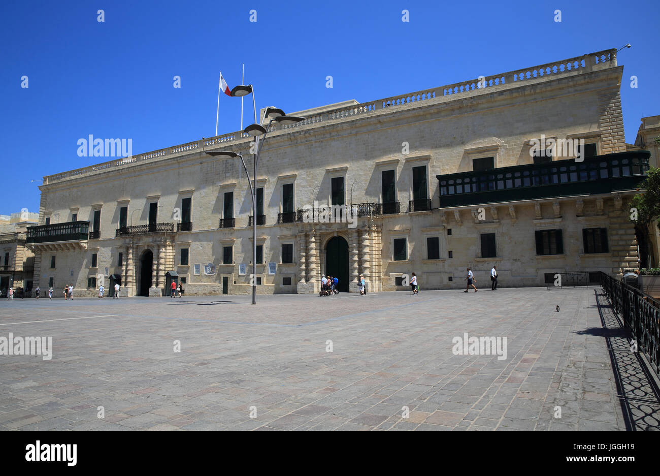 File:Grandmaster's Palace, Malta (41637543714).jpg - Wikimedia Commons