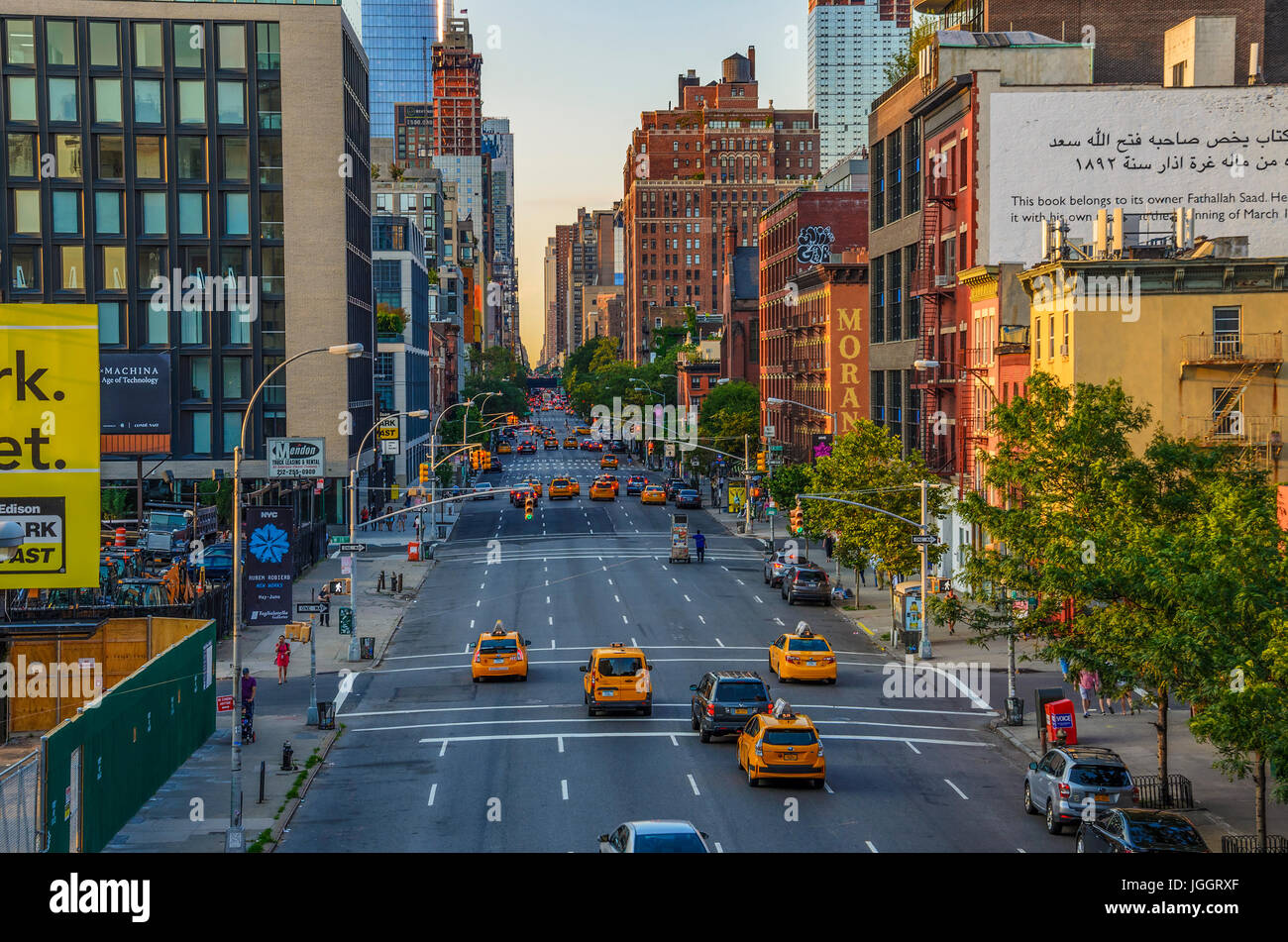 The wonderful urban view from the High Line Park in Manhattan. The High ...