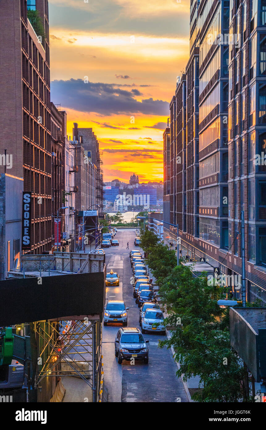 The wonderful urban view from the High Line Park in Manhattan. The High