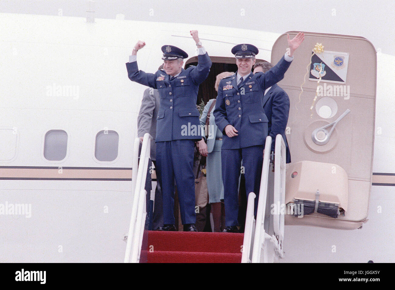 Former Iranian hostages LTC Donald M. Roeder (left), and COL Thomas E. Schaefer welcomed home by Vice President George Bush at Andrews Air Force Base Stock Photo