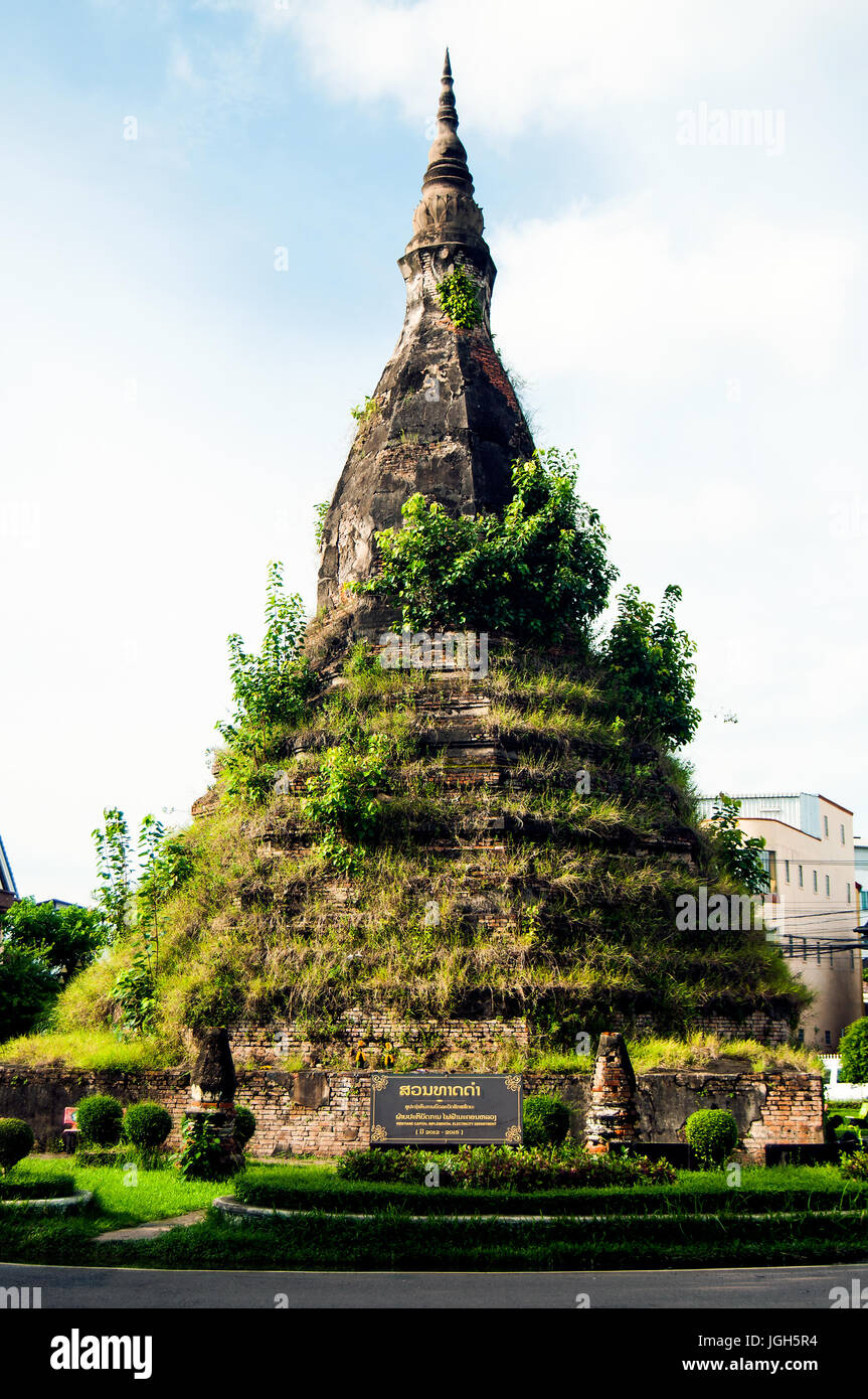 Ancient That Dum stupa, Chanthakoummane Road, Vientiane, Laos Stock Photo